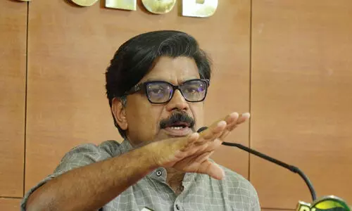 ദുർഭൂതം എന്ന് കേട്ടപ്പോൾ തങ്ങളുടെ നേതാവാണെന്ന് മനസ്സിലാക്കി ചാടിയിറങ്ങിയ സഖാക്കന്മാരുടെ ആത്മാർത്ഥതയെ നമിക്കുന്നു -മാത്യു കുഴൽനാടൻ