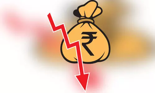 ട്രഷറിയിൽ കടുത്ത പണഞെരുക്കം;  ലക്ഷത്തിന് മുകളിലെ ബില്ലുകൾ മാറുന്നില്ല