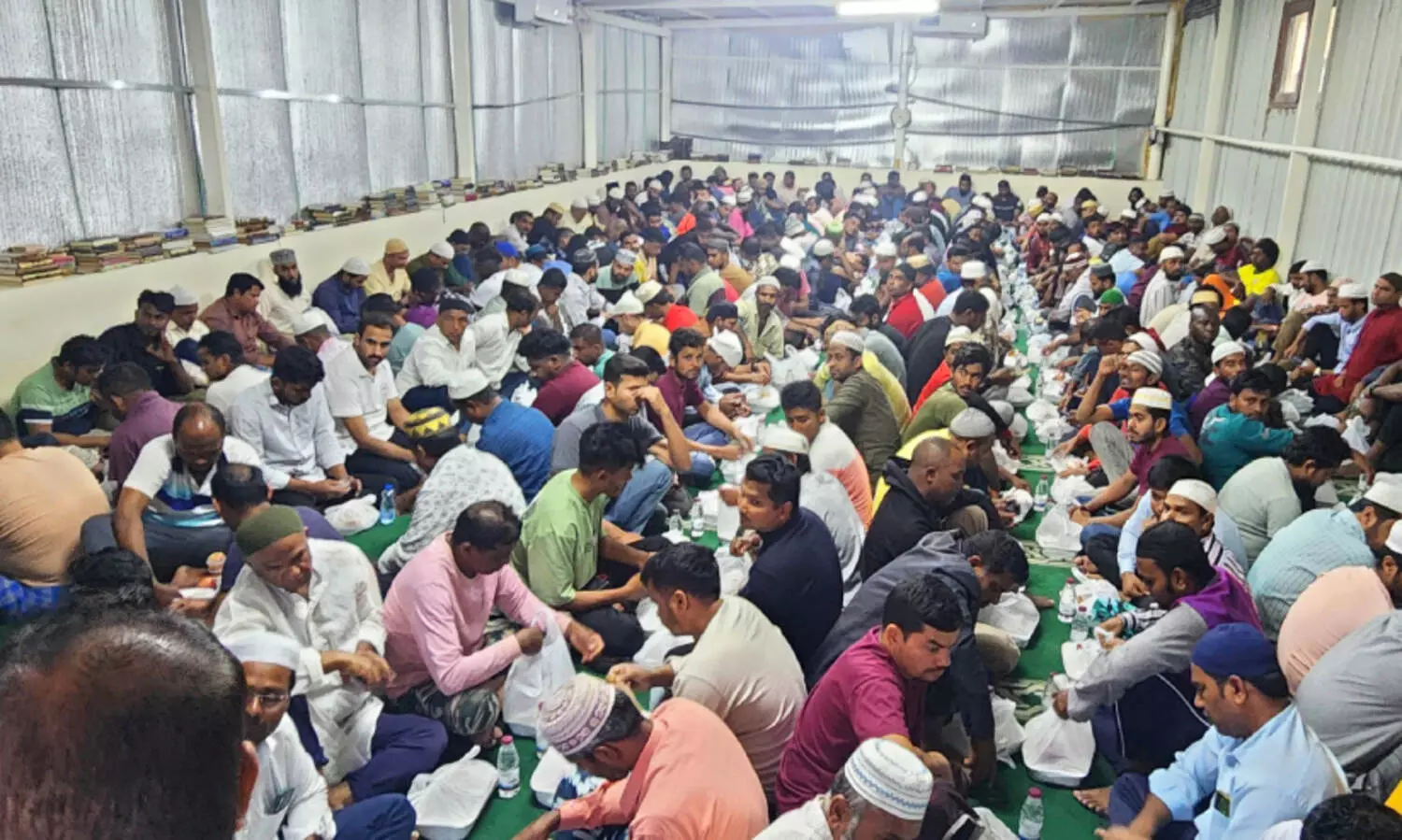 അതിരുകളില്ലാതെ സ്നേഹപ്പെയ്ത്ത്; ആയിരങ്ങളുടെ മനംനിറച്ച് വിമൻ ഇന്ത്യ