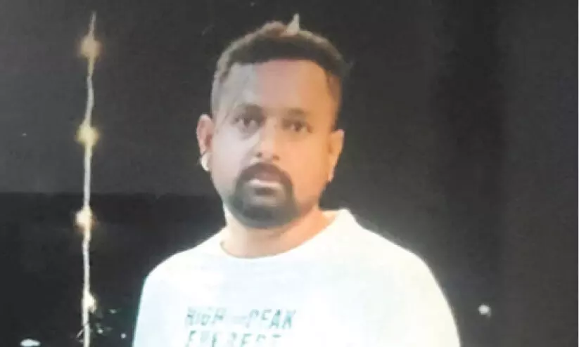 കുളത്തിന്റെ ആഴമറിയാതെ ചാടിയ യുവാവ് തലയിടിച്ച് മരിച്ചു കുളത്തിന്റെ ആഴമറിയാതെ ചാടിയ യുവാവ് തലയിടിച്ച് മരിച്ചു