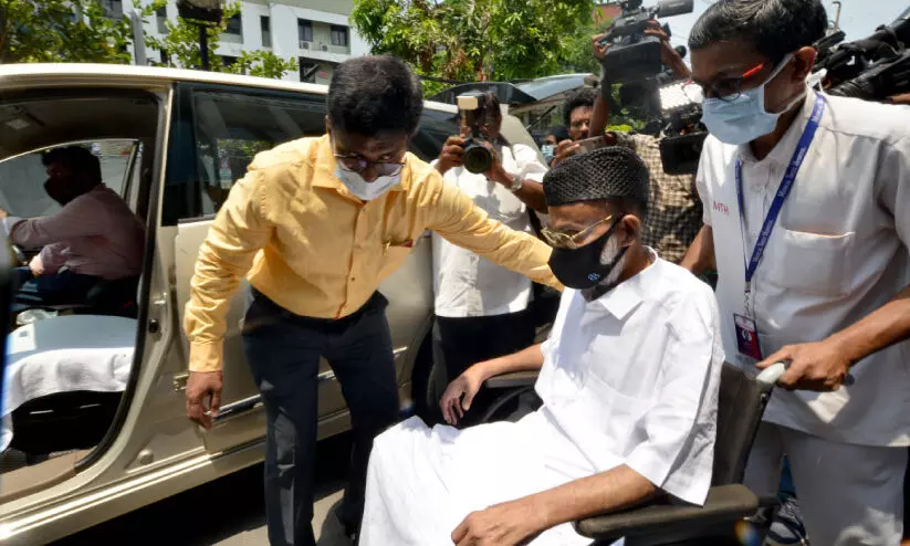 മഅ്ദനി ആശുപത്രി വിട്ടു മഅ്ദനി ആശുപത്രി വിട്ടു