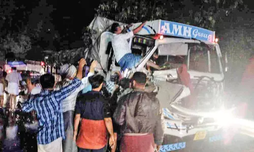 രണ്ടിടങ്ങളിൽ വാഹനാപകടം; രണ്ടുപേർക്ക് പരിക്ക്