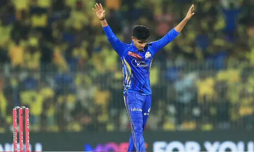 ചൈനാമെനും ഗൂഗ്ലിയും ഒരുപോലെ എറിയും, അത്ര ഉയരമുള്ള ആളല്ല, ഒരു ലൂപ്പ് ലഭിക്കും; വിഗ്നേഷിനെ മുംബൈ ഇന്ത്യൻസിന് പരിചയപ്പെടുത്തിയത് മുൻ ഇന്ത്യൻ പേസർ