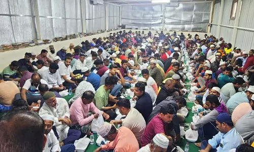 അതിരുകളില്ലാതെ സ്നേഹപ്പെയ്ത്ത്; ആയിരങ്ങളുടെ മനംനിറച്ച് വിമൻ ഇന്ത്യ