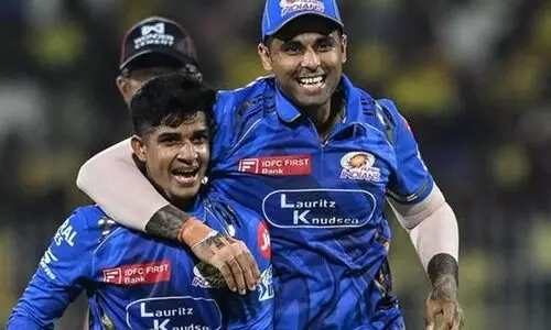 ‘സഹോദരാ, ടെൻഷനടിക്കല്ലേ, നന്നായി ചിരിക്കൂ...’; ഫോട്ടോ ഷൂട്ടിനിടെ വിഘ്നേഷിനോട് സഹതാരം സൂര്യ; നല്ല മനസ്സിന് കൈയടിച്ച് ആരാധകർ