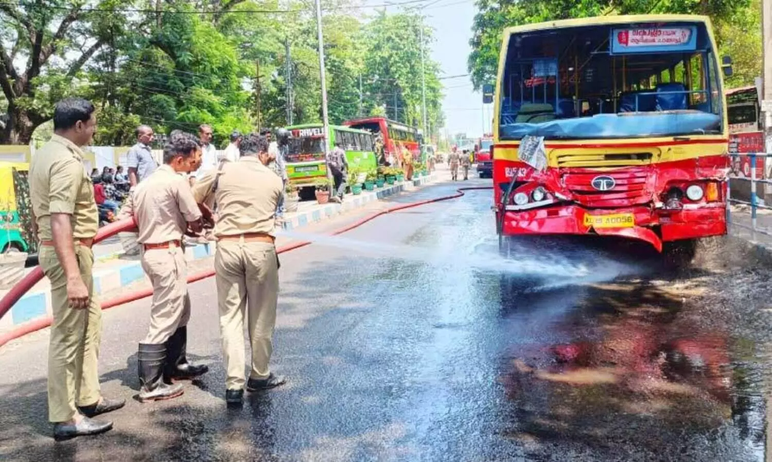 ബസുകൾ കൂട്ടിയിടിച്ച്​ 28 പേർക്ക്​ പരിക്ക്