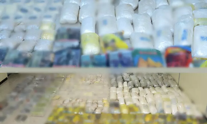 ദുബൈയിൽ 147.4 കി.ഗ്രാം മയക്കുമരുന്ന് പിടിച്ചെടുത്തു ദുബൈയിൽ 147.4 കി.ഗ്രാം മയക്കുമരുന്ന് പിടിച്ചെടുത്തു