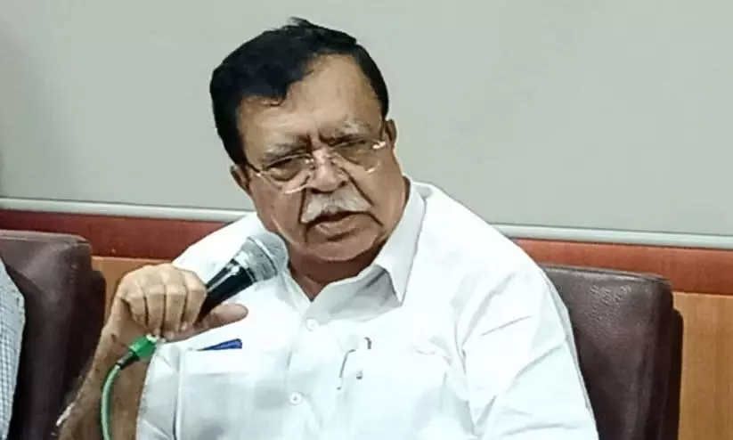 ഹ​ണി​ട്രാ​പ്പി​ന് ശ്ര​മി​ച്ച​ത് ഒ​രു യു​വാ​വും ര​ണ്ടു സ്ത്രീ​ക​ളും ചേ​ർ​ന്ന് -മ​ന്ത്രി രാ​ജ​ണ്ണ