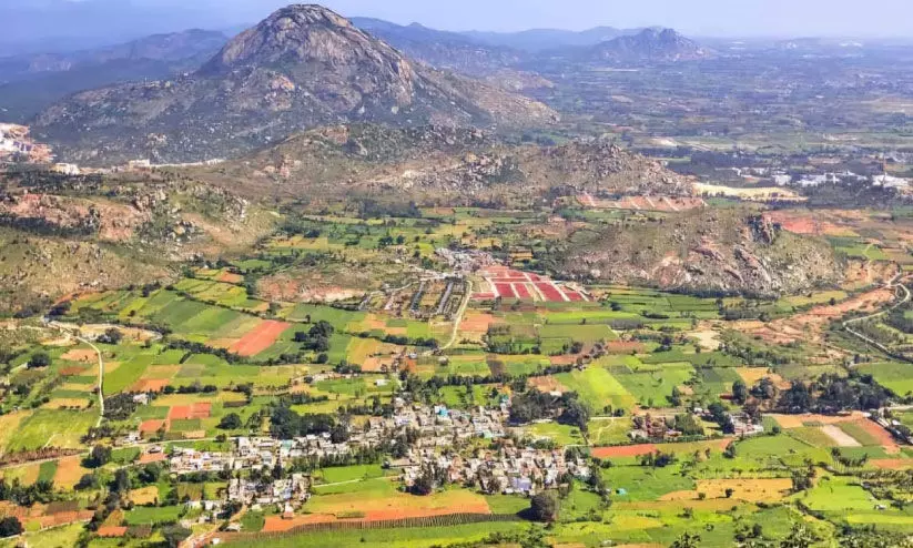 ന​ന്ദി ഹി​ൽ​സി​ലേ​ക്ക് വാ​ഹ​ന പ്ര​വേ​ശം നി​യ​ന്ത്രി​ച്ചു