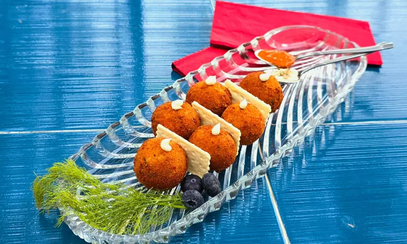 പെരി പെരി ചിക്കൻ പൊട്ടറ്റോ ചീസ് ബോൾ