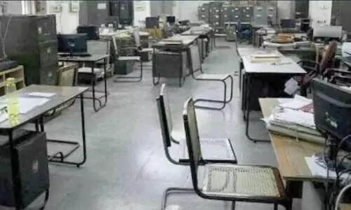 ജീവനക്കാരൻ മരിക്കുമ്പോൾ 13 വയസ്സോ മുകളിലോ ഉള്ളവർക്ക് മാത്രം നിയമനം; ആശ്രിത നിയമനത്തിൽ കടുത്ത വ്യവസ്ഥകളുമായി സർക്കാർ