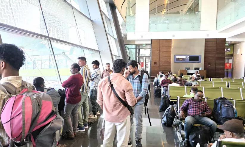 യാ​ത്ര​ക്കാ​ർ​ക്ക് എ​ട്ടി​ന്റെ പ​ണി​’യു​മാ​യി വീ​ണ്ടും എ​യ​ർ ഇ​ന്ത്യ എ​ക്സ്പ്ര​സ്