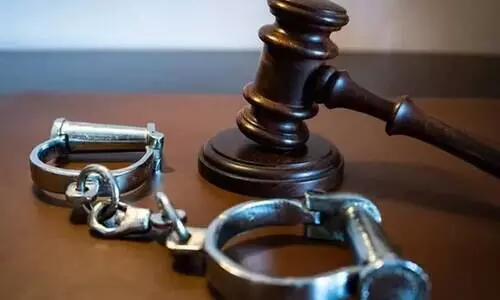 അ​ഴി​മ​തി; ആ​റ്​ സ​ർ​ക്കാ​ർ വ​കു​പ്പി​ലെ 82 ജീ​വ​ന​ക്കാ​ർ കൂ​ടി അ​റ​സ്​​റ്റി​ൽ