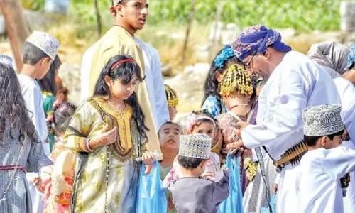 നാ​ടും ന​ഗ​ര​വും പെ​രു​ന്നാ​ൾ തി​ര​ക്കി​ലേ​ക്ക്