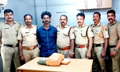 കെ.​എ​സ്.​ആ​ർ.​ടി.​സി യാ​ത്ര​ക്കാ​ര​നി​ൽ​നി​ന്ന് 1.7 കി​ലോ ക​ഞ്ചാ​വ് പി​ടി​കൂ​ടി