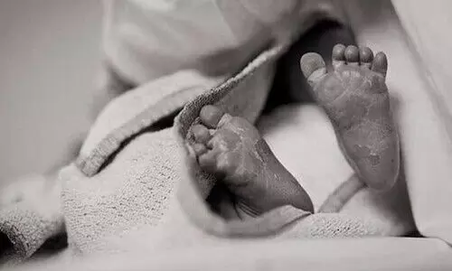 തിളച്ച പാലിൽ വീണ് മൂന്നു വയസ്സുകാരി മരിച്ചു