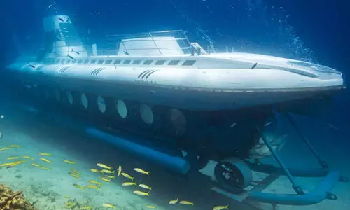 submarine sinks off Egyptian coast