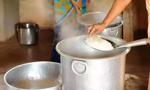 സ്‌കൂൾ പാചക തൊഴിലാളികൾക്ക്‌ 14.29 കോടി