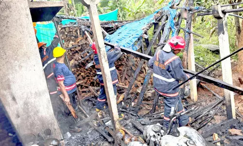 വീടിന് തീപിടിച്ച് നാശനഷ്ടം