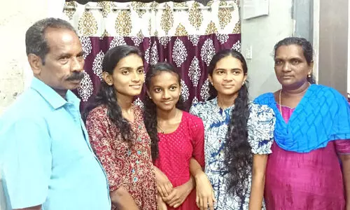 പുല്ലാട്ടുപറമ്പിൽ വീട്ടിൽ ഇന്ന് മൂന്ന് ജന്മദിനാഘോഷം