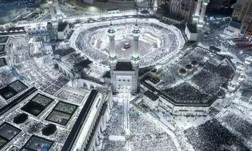 റ​മ​ദാ​ൻ 27-ാം രാ​വ് ; മ​നു​ഷ്യ മ​ഹാ​സ​മു​ദ്ര​ങ്ങ​ളാ​യി ഇ​രുഹ​റ​മു​ക​ളും​