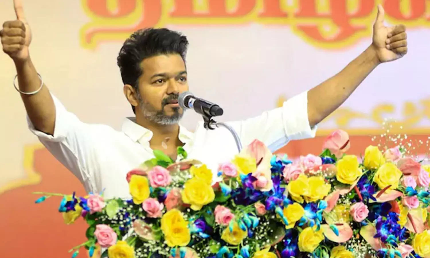 പ്രസംഗത്തിൽ കവി ടെന്നിസന്റെ വരികൾ വില്യം ബ്ലേക്കിന്റേതാണെന്നു തെറ്റായി പറഞ്ഞ് വിജയ്