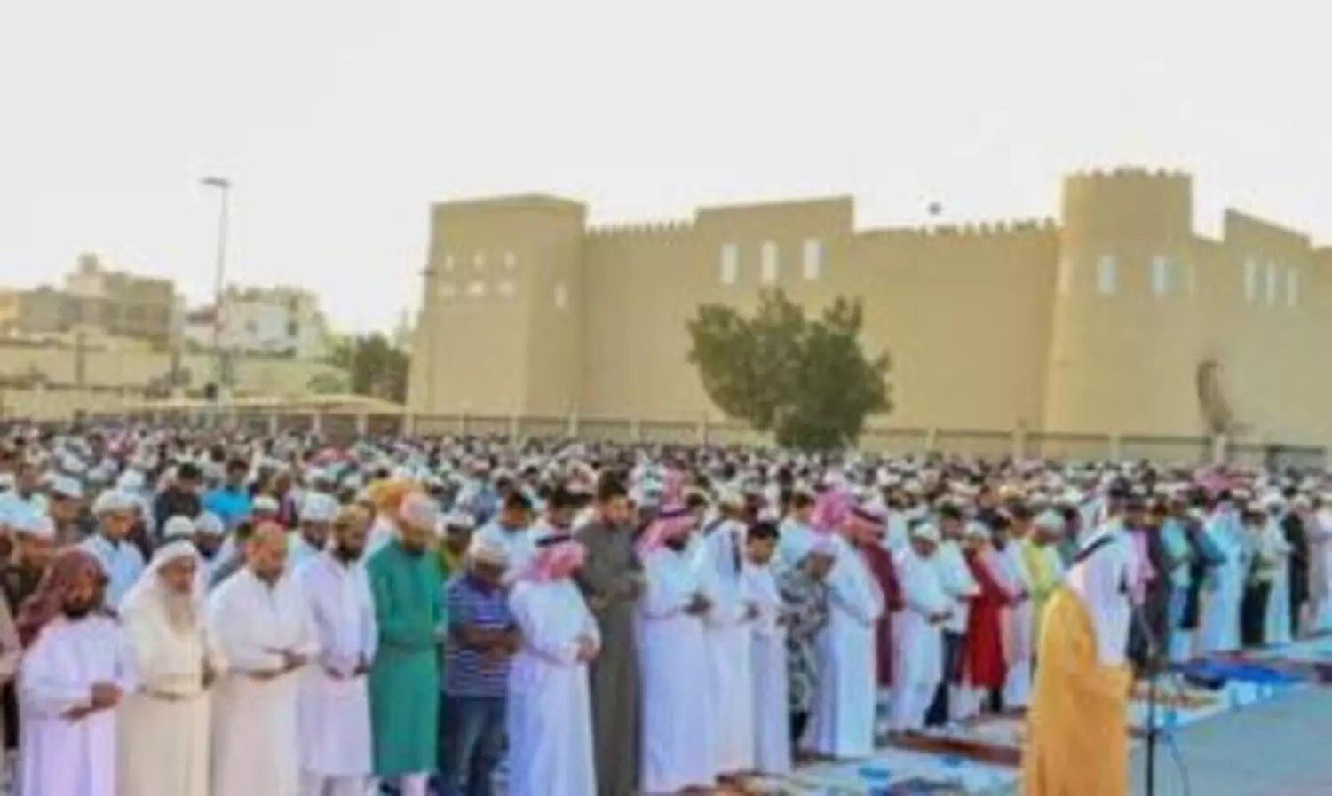 റഫ ഈദ്‌ ഗാഹ്‌ രാവിലെ 5:50 ന്‌