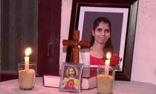 മ​ക​ൾ​ക്ക് നീ​തി ല​ഭ്യ​മാ​ക്കി​യി​രു​ന്നെ​ങ്കി​ൽ അവൾ ​ഇപ്പോ​ഴും ജീ​വ​നോ​ടെ ഉ​ണ്ടാ​കു​മാ​യി​രു​ന്നു; അലീന കെടുകാര്യസ്ഥതയുടെ ഇരയെന്ന് പിതാവ് ബെന്നി