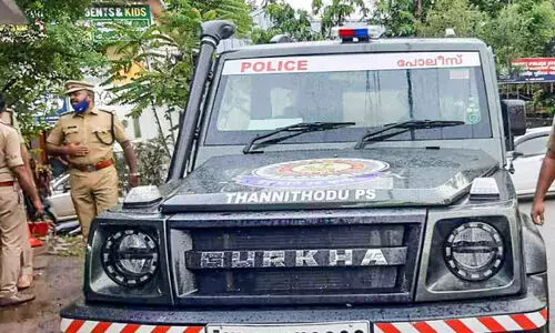 ത​ണ്ണി​ത്തോ​ട് പൊലീസിൻറെ പണി മുടക്കി ജീപ്പുകൾ