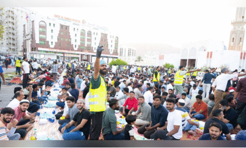 റൂ​വി കെ.​എം.​സി.​സി മെ​ഗാ ഗ്രാ​ന്റ്‌ ഇ​ഫ്താ​ർ