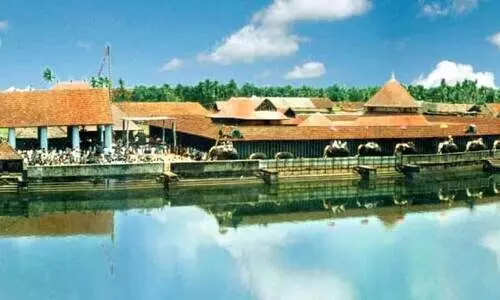 കൂ​ട​ൽ​മാ​ണി​ക്യ​ത്തി​ലെ ക​ഴ​ക​വും കാ​രാ​യ്മ​യും