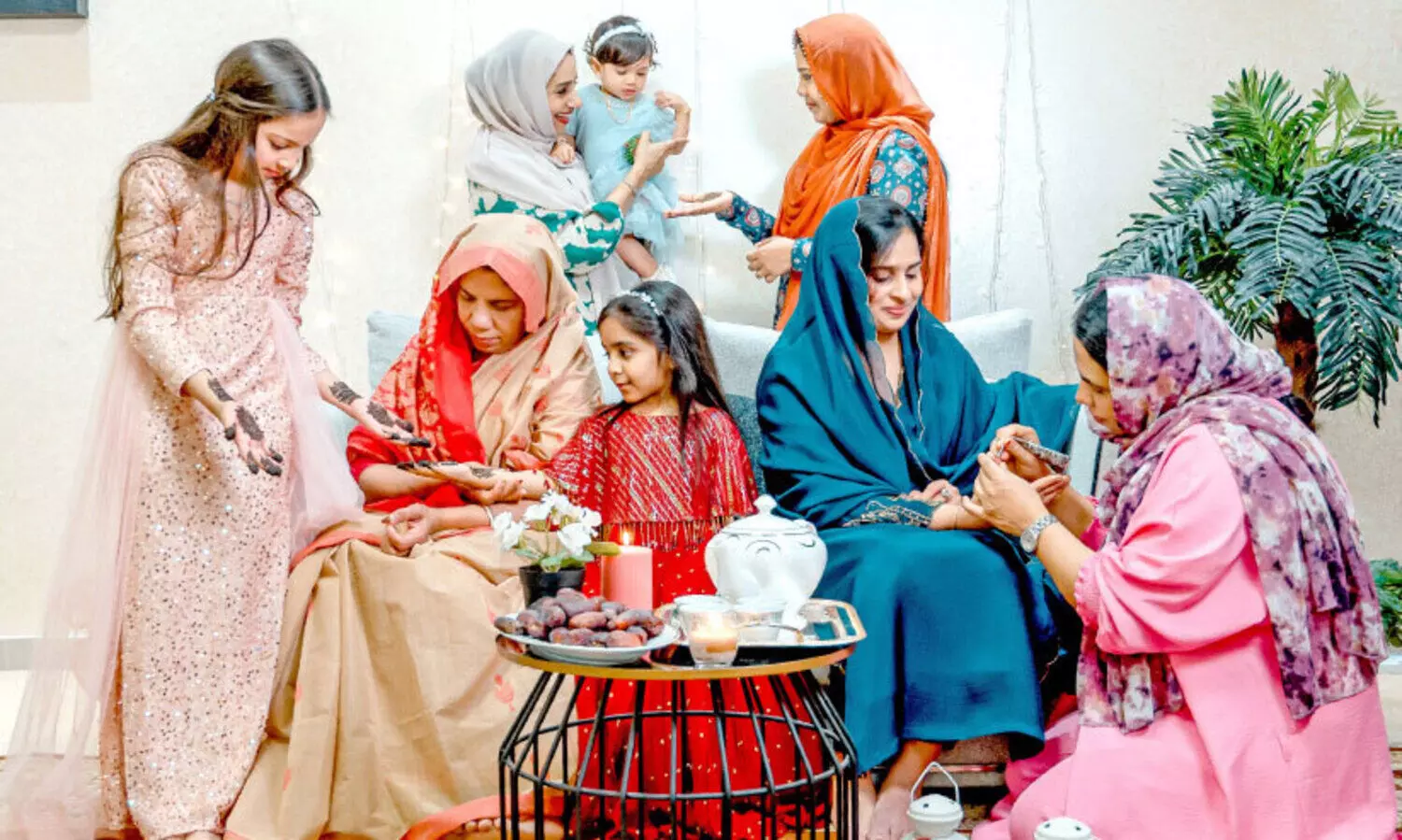 വ്ര​ത​വി​ശു​ദ്ധി​യു​ടെ നാ​ളു​ക​ൾ​ക്കൊ​ടു​വി​ൽ ഇ​ന്ന്   ചെ​റി​യ പെ​രു​ന്നാ​ൾ ആ​ഘോ​ഷം