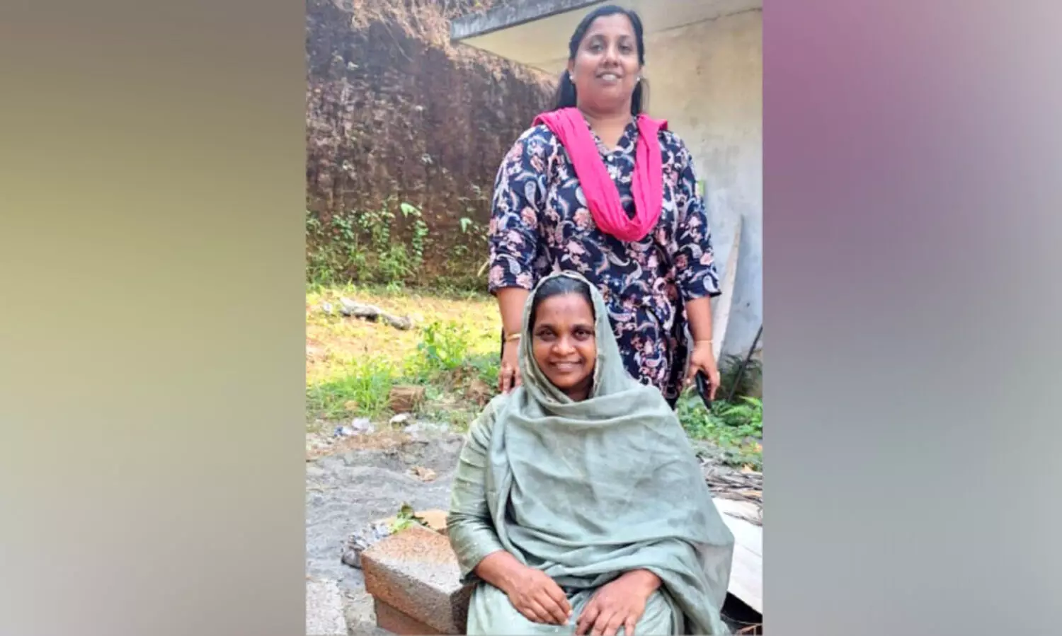 അ​മ്മ​ക്കി​ളി​ക്കൂ​ട്