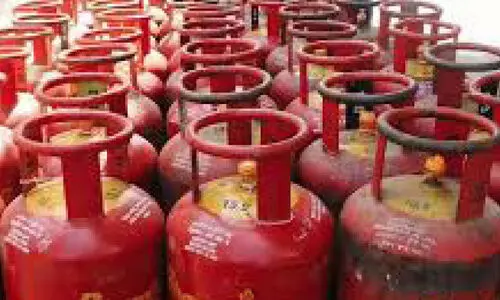 എൽ.പി.ജി വിതരണം: ആശങ്ക വേണ്ടെന്ന്​ എണ്ണക്കമ്പനികൾ