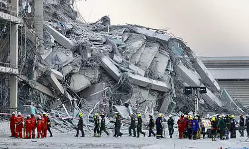 മ്യാന്മർ ഭൂചലനത്തിൽ മരണം 1600 കവിഞ്ഞു; പോരാട്ടം താൽകാലികമായി നിർത്തി വിമതശക്തികൾ, സഹായങ്ങളുമായി വിദേശ കരങ്ങൾ