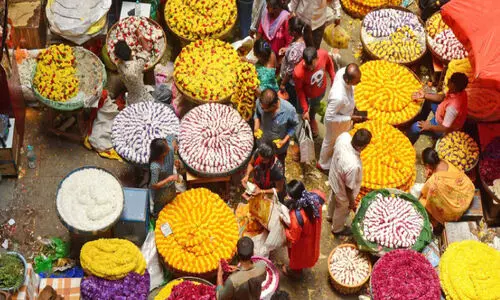പു​തു​വ​ർ​ഷ​ത്തെ വ​ര​വേ​റ്റ് ഉ​ഗാ​ദി