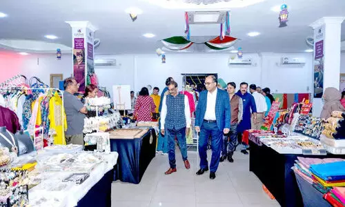 ക​ച്ച​വ​ടം പൊ​ടി​പൊ​ടി​ച്ച് ഈ​ദ് ബ​സാ​ർ; ഇ​ന്ത്യ​ൻ ​വി​പ​ണി​യു​മാ​യി ഐ.​സി.​സി​യി​ലെ ഈ​ദ് ബ​സാ​ർ