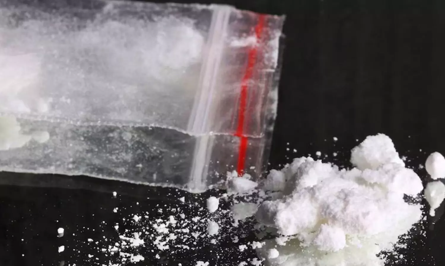 എം.ഡി.എം.എയുമായി അസിസ്റ്റന്‍റ് ഡയറക്ടറെ പിടികൂടി ഷാഡോ പൊലീസ്