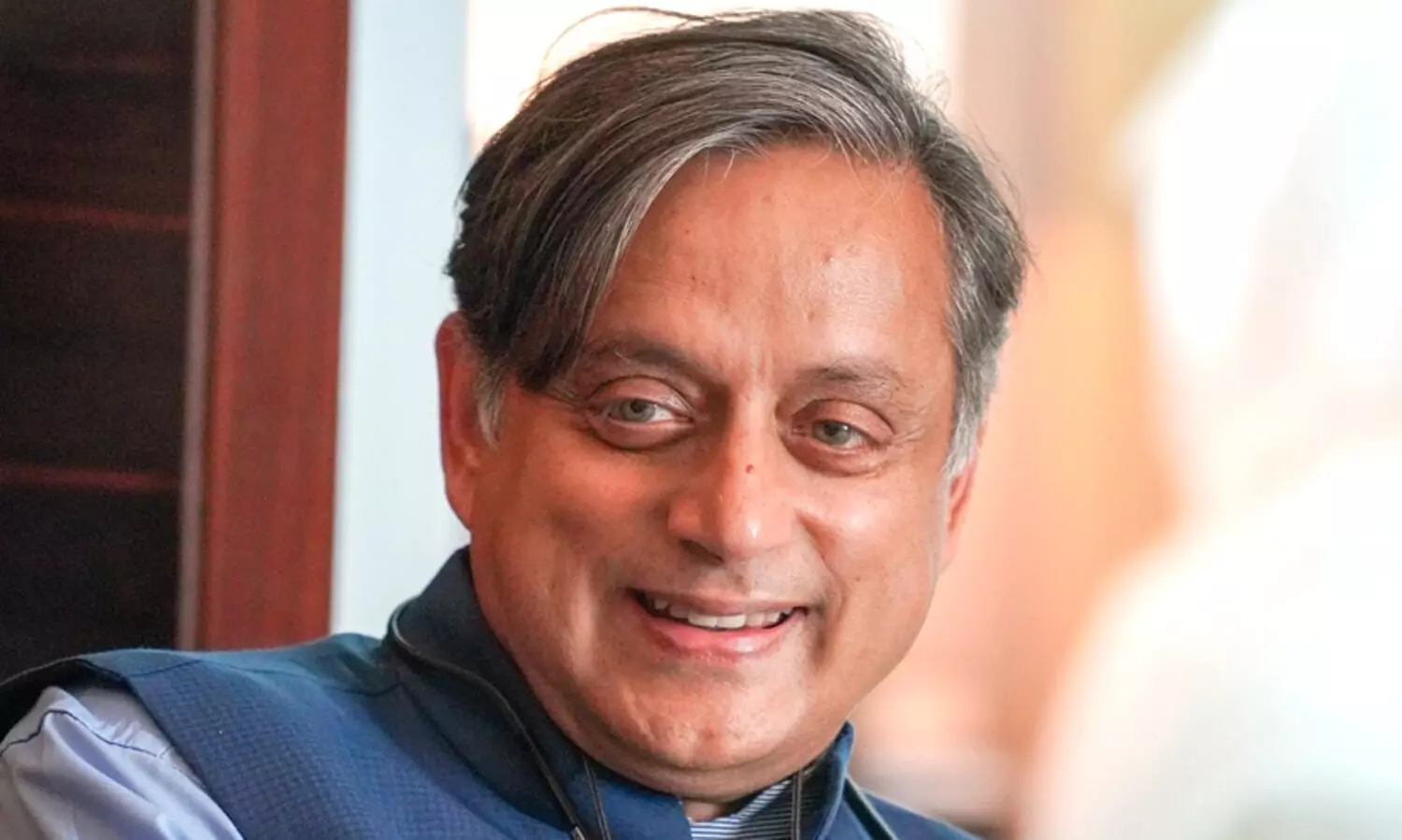 shashi tharoor 98789
