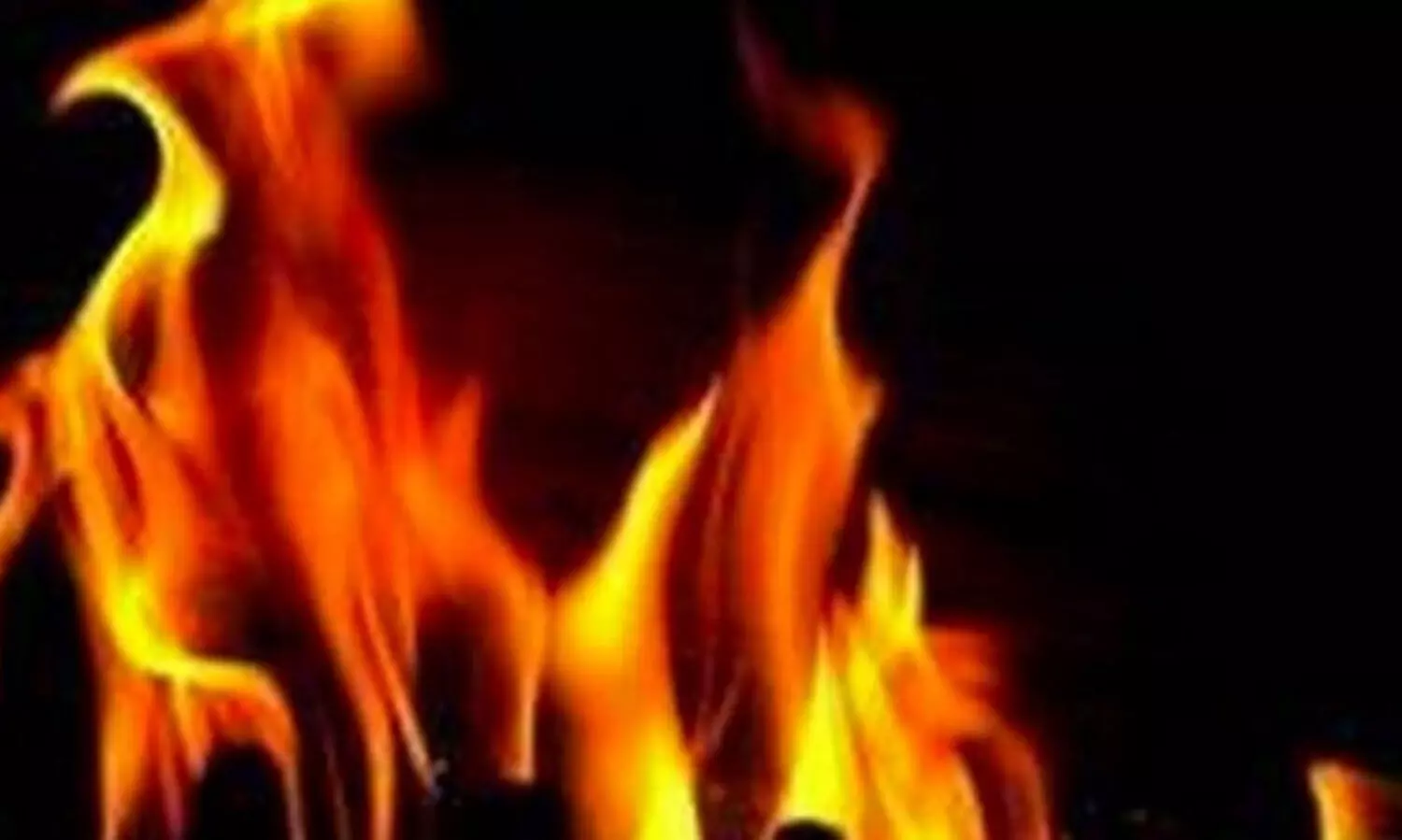 ഡൽഹിയിൽ വീടിന് തീപിടിച്ച് രണ്ട് കുട്ടികൾ വെന്തു മരിച്ചു