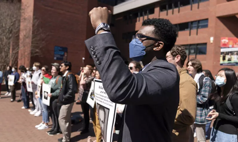 മുന്നൂറോളം വിദ്യാർഥികളുടെ വിസ റദ്ദാക്കി യു.എസ്, വരും ദിവസങ്ങളിൽ കൂടുതൽ പേർക്ക് വിസ നഷ്ടമാകുമെന്ന് മുന്നറിയിപ്പ് മുന്നൂറോളം വിദ്യാർഥികളുടെ വിസ റദ്ദാക്കി യു.എസ്, വരും ദിവസങ്ങളിൽ കൂടുതൽ പേർക്ക് വിസ നഷ്ടമാകുമെന്ന് മുന്നറിയിപ്പ്