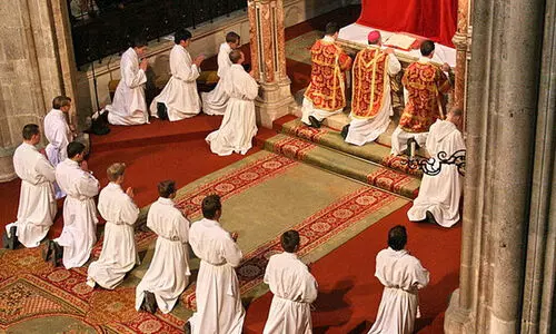 ആയിരങ്ങളെ സാക്ഷിയാക്കി ശ്രേഷ്ഠ കാതോലിക്ക ബാവയുടെ സ്ഥാനാരോഹണം