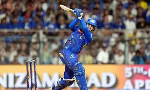 അർധ സെഞ്ച്വറിയുമായി റിക്കിൾടൺ (62*); മുംബൈക്ക് സീസണിലെ ആദ്യ ജയം