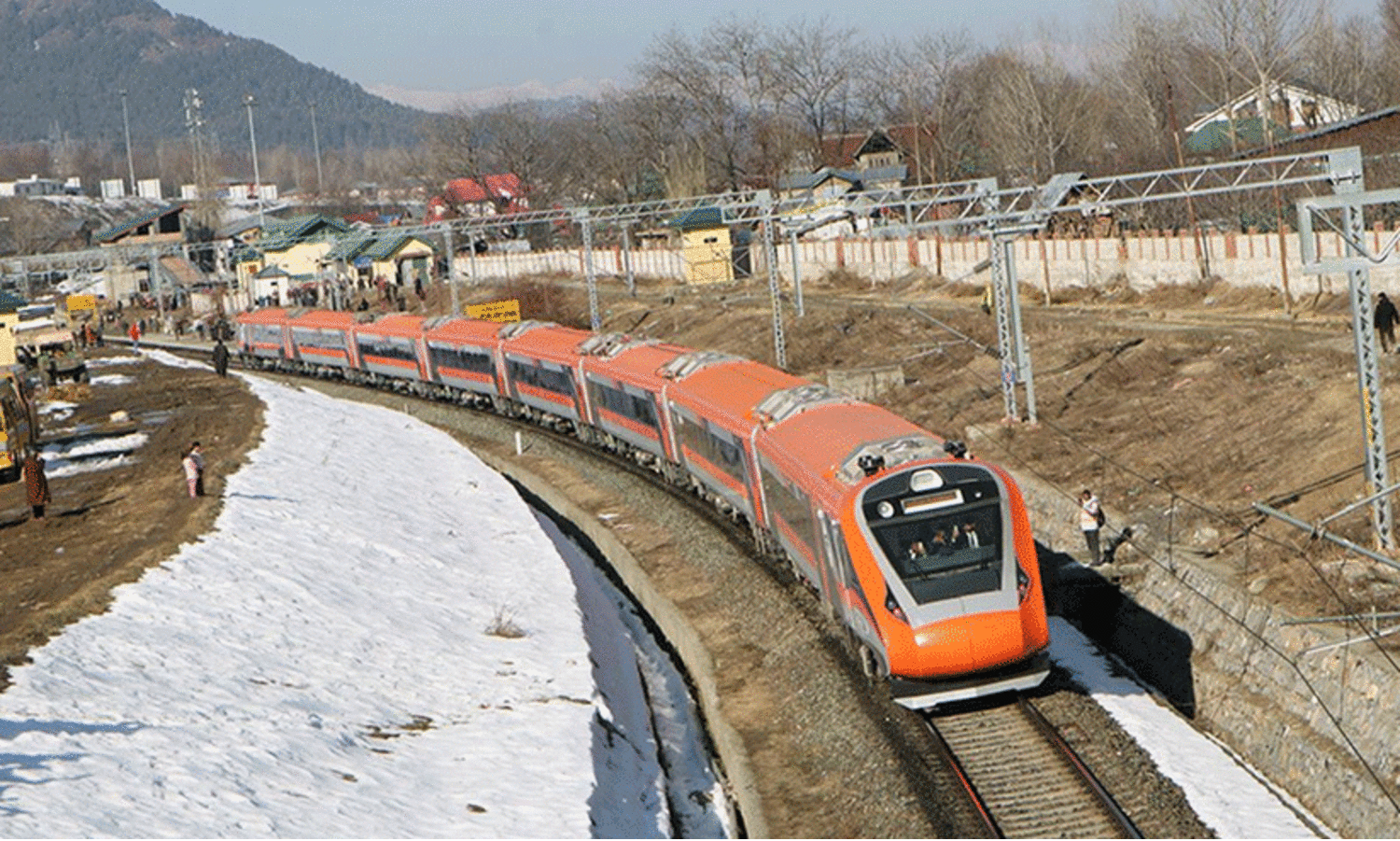 കശ്മീരിലേക്കുള്ള ആദ്യ വന്ദേ ഭാരത് ട്രെയിൻ ഏപ്രിൽ 19ന് ഉദ്ഘാടനം ചെയ്യും