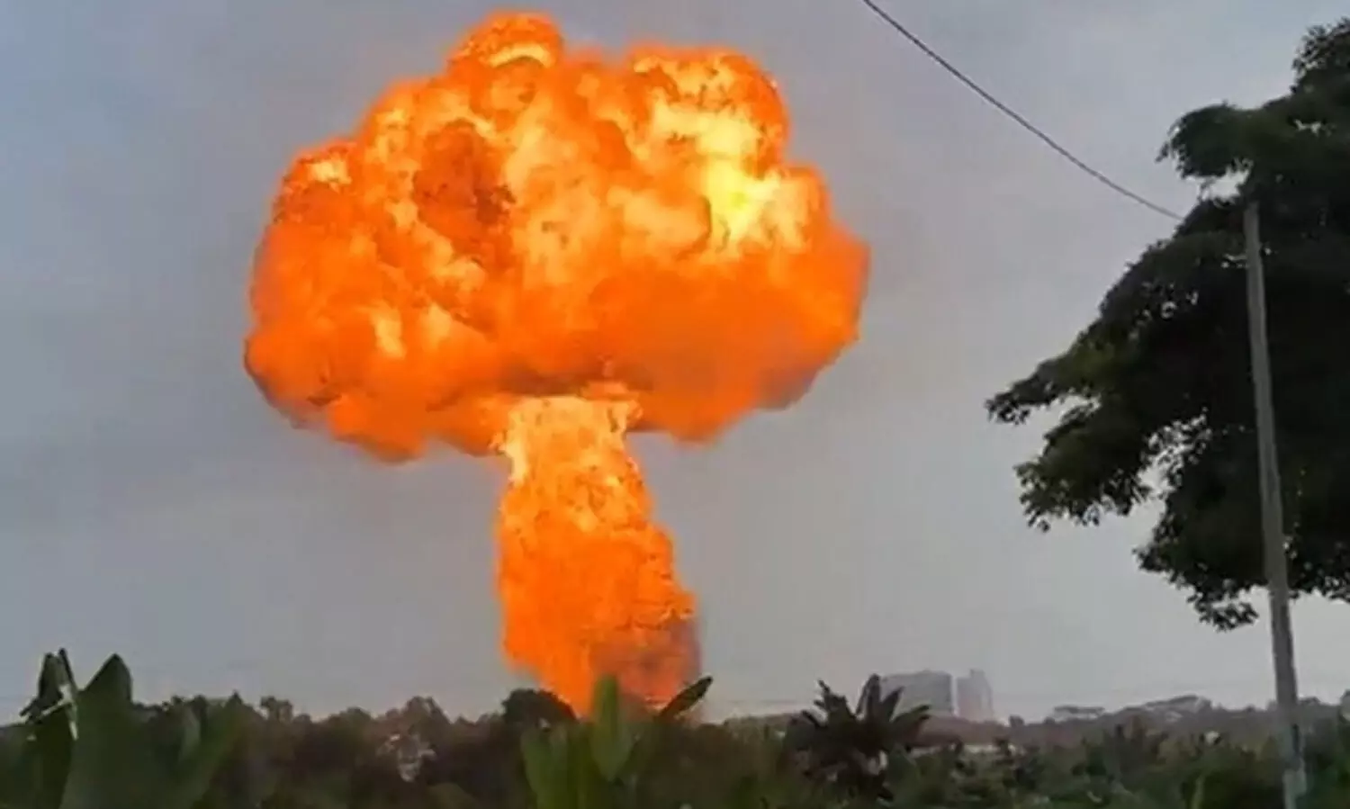 മലേഷ്യയിൽ ഗ്യാസ് പൈപ്പ് ലൈൻ പൊട്ടിത്തെറിച്ച് നൂറിലധികംപേർക്ക് പരിക്ക്