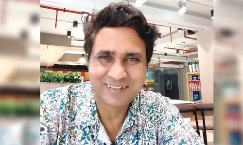 കുംഭമേളയി​ലെ വൈറൽ താരം മൊണാലിസക്ക് സിനിമയിൽ അവസരം വാഗ്ദാനം ചെയ്ത സംവിധായകൻ ബലാത്സംഗ കേസിൽ അറസ്റ്റിൽ