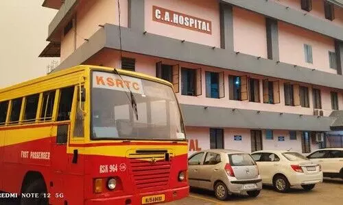 ഡ്രൈവർക്ക് ദേഹാസ്വാസ്ഥ്യം; നിയന്ത്രണം ഏറ്റെടുത്ത യാത്രക്കാരൻ ബസുമായി നേരെ ആശുപത്രിയിലേക്ക്; സമയോചിത ഇടപെടൽ ജീവൻകാത്തു