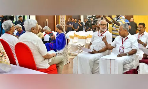 മധുരയിൽ ഇന്ന് ചെങ്കൊടിയേറും; സി.​പി.​എം 24ാം പാ​ർ​ട്ടി കോ​ൺ​ഗ്ര​സ് പ്ര​കാ​ശ് കാ​രാ​ട്ട് ഉ​ദ്ഘാ​ട​നം ചെ​യ്യും