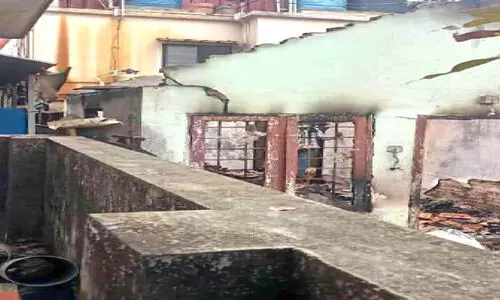 മരടിൽ വീടിന് തീപിടിച്ച് ഒരാൾക്ക്​ പരിക്കേറ്റു