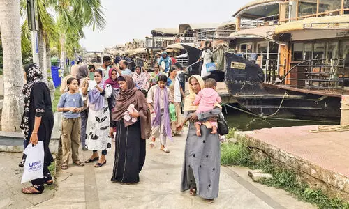വേനലവധി ആയതോടെ ആലപ്പുഴയിലേക്ക് സഞ്ചാരികളുടെ ഒഴുക്ക്; കെ.​എ​സ്.​ആ​ർ.​ടി.​സി​യു​ടെ ബ​ജ​റ്റ് ടൂ​റി​സത്തിനും തുടക്കമായി